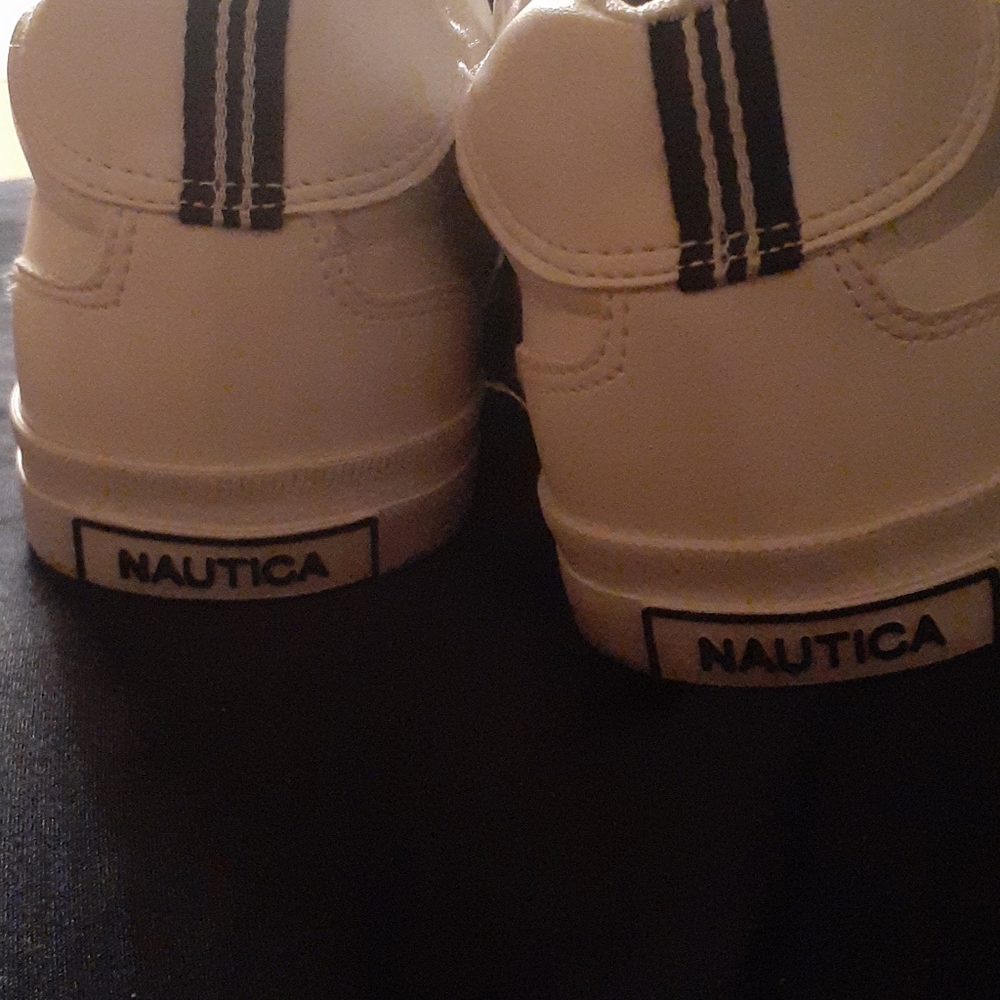 Shoes - Picture 4 of 4